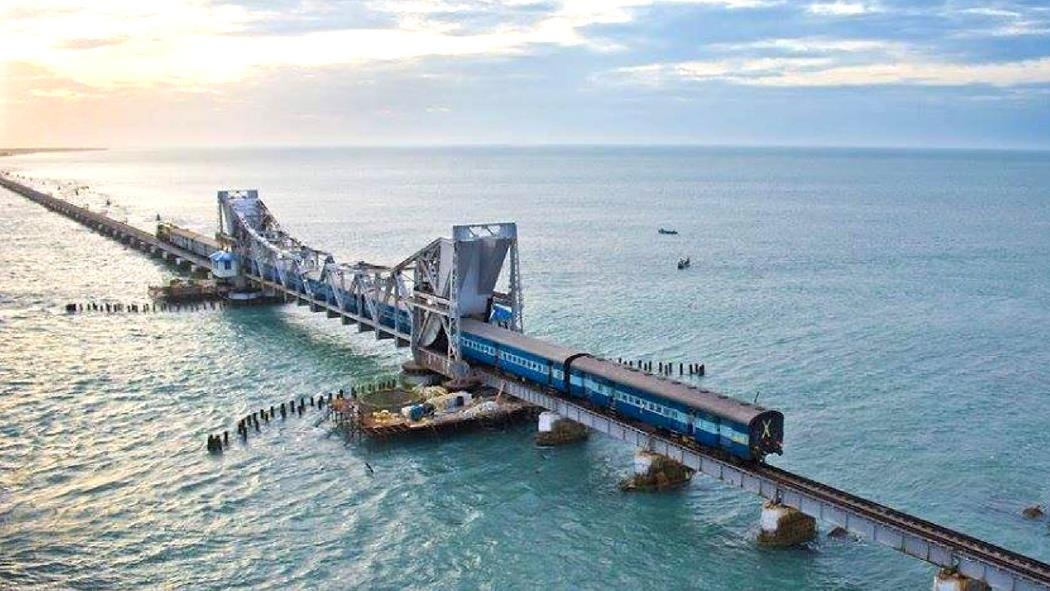 Tuyen tau hoa di qua vung bien nhieu bao hang dau the gioi hinh anh