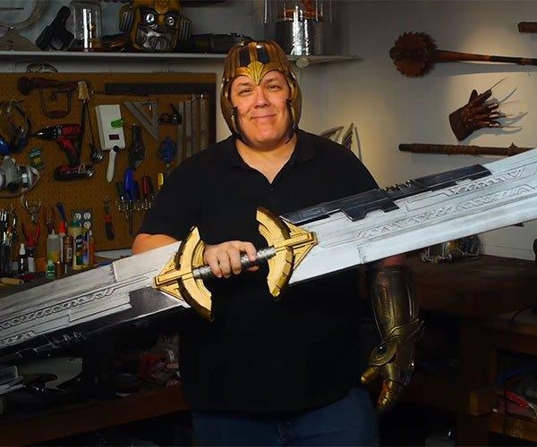 Kiem 2 luoi cua Thanos ngoai doi co manh nhu tren phim? hinh anh