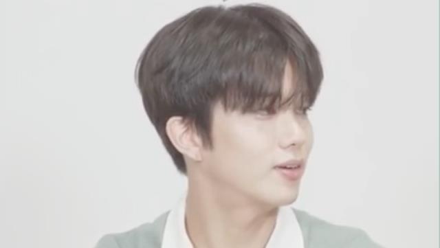 Sao Han gay cuoi khi doc tieng Viet hinh anh