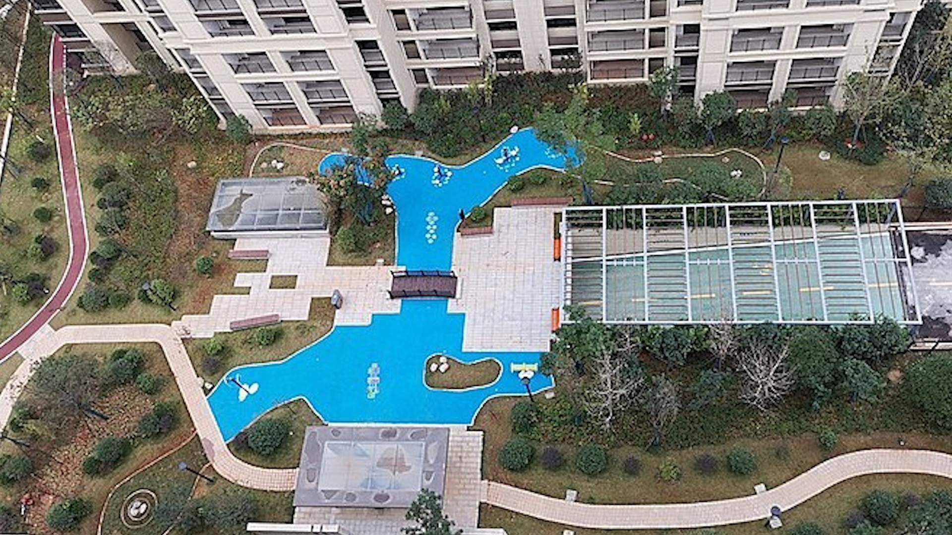 Ho boi 'kho do' tai chung cu Trung Quoc hinh anh