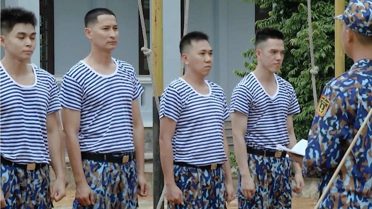 Anh Duc gay cuoi khi hit xa don o Sao nhap ngu hinh anh