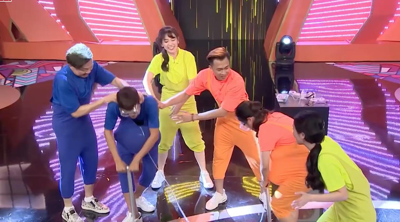 Truong Giang ha he khi Mac Van Khoa bom bong thua Lam Vi Da hinh anh