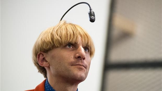 Thiet bi giup con nguoi 'nghe' duoc mau sac hinh anh