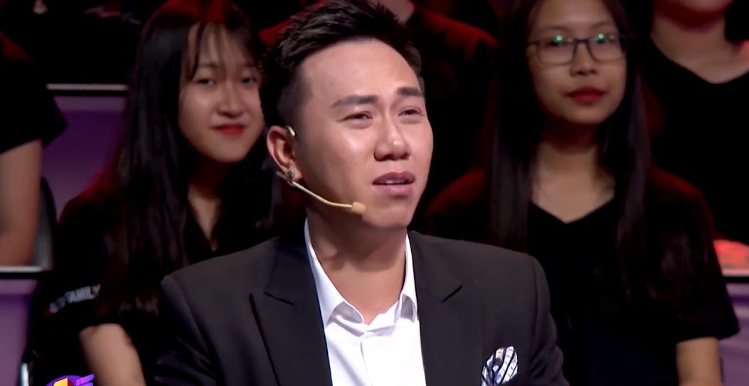 Lam Vy Da vach tran Anh Duc moi xam chan may hinh anh