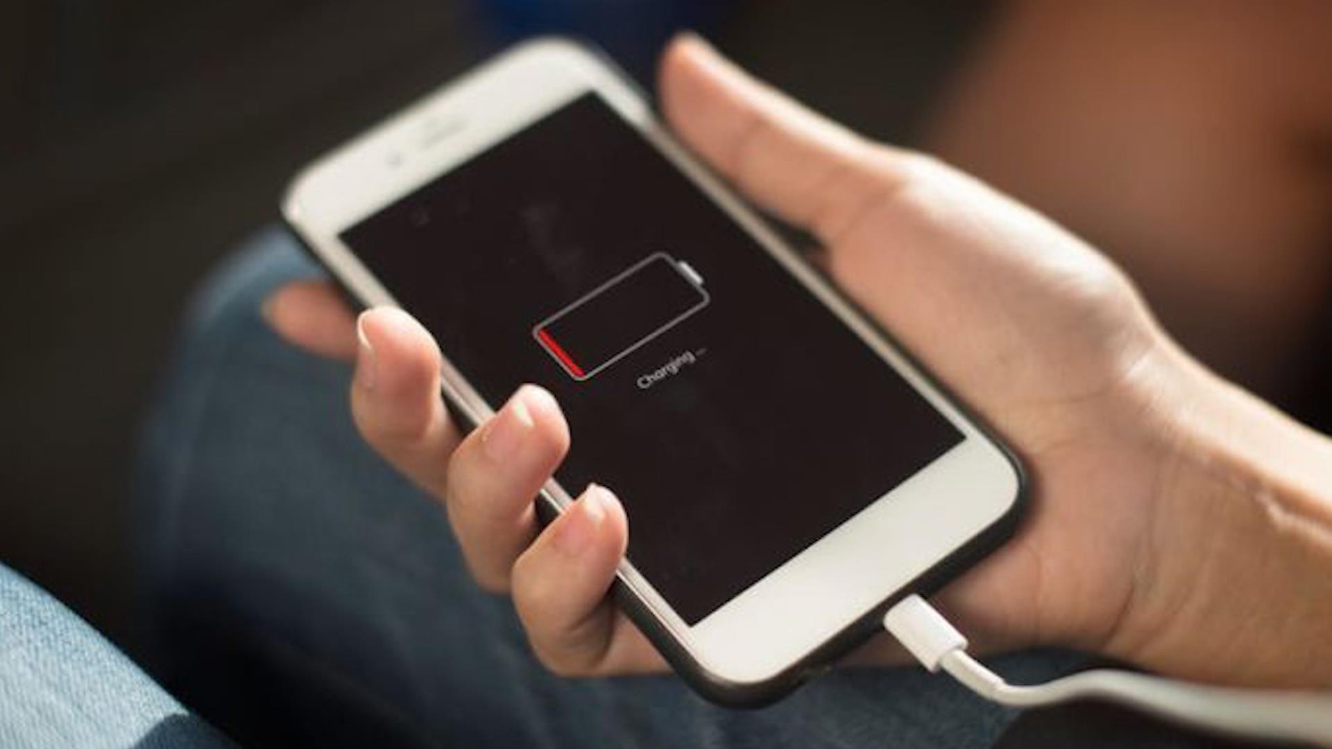 Nhung dau hieu nhan biet da den luc thay pin iPhone hinh anh