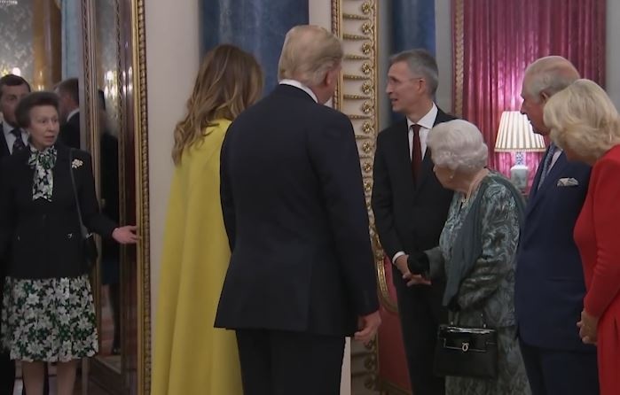 Cong chua Anne nhun vai khi Nu hoang nhac nho o le chao don TT Trump hinh anh