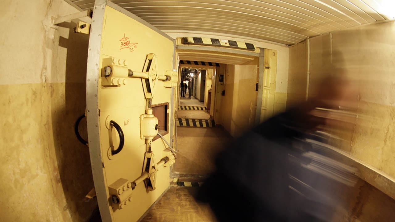 Nga tai hien vu no hat nhan de thu suc ben canh cua tru so ten lua hinh anh