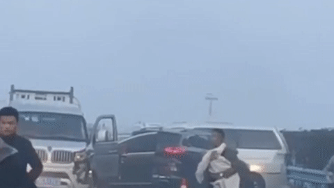 Suong mu khien 37 oto tong nhau lien hoan tren cao toc hinh anh