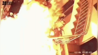 No khi gas trong bep, 2 me con thoat chet trong gang tac hinh anh