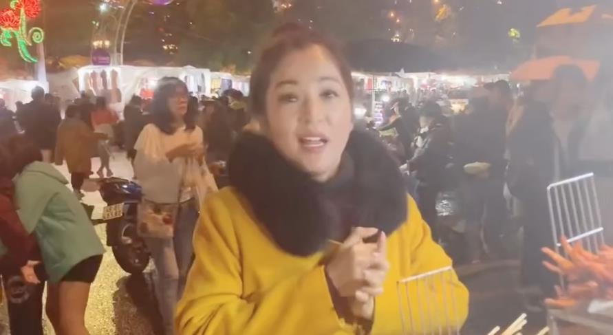 Thuy Nga di 'xin an' o cho dem Da Lat hinh anh