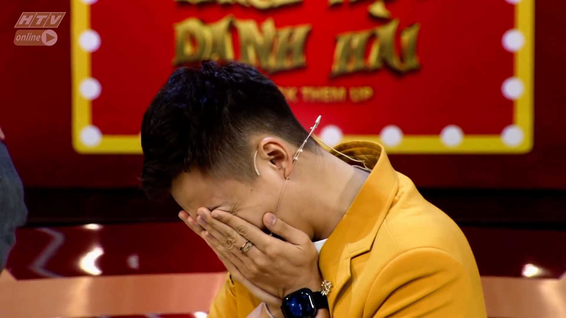 Ngo Kien Huy bi trai la hon ma o game show hinh anh