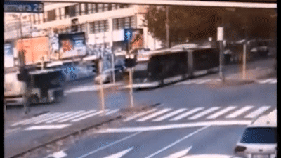 Xe rac tong xe dien vuot den do, 12 nguoi thuong vong hinh anh