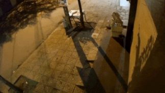 No duong ong dan nuoc, mot thanh nien roi xuong ho hinh anh