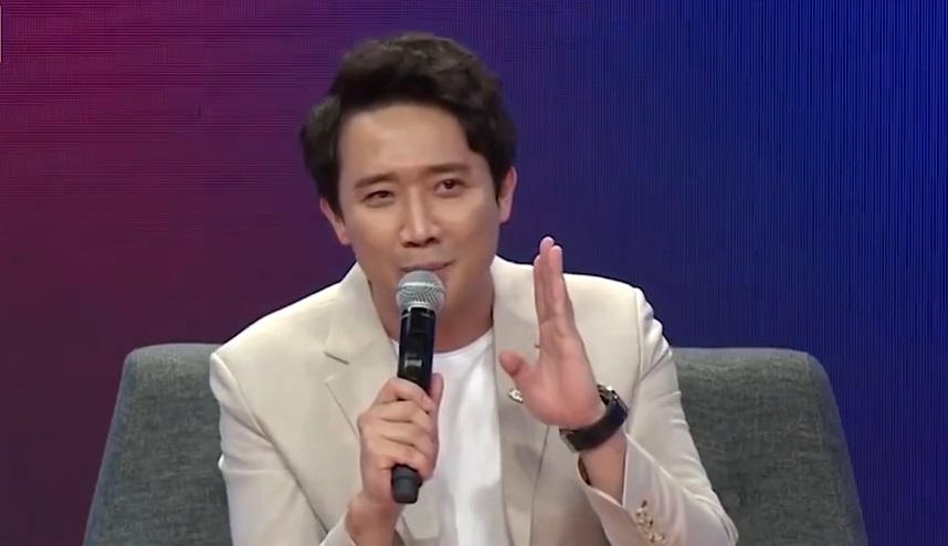 Tran Thanh ke ky niem nam tay Hoai Linh theo di dien hai hinh anh