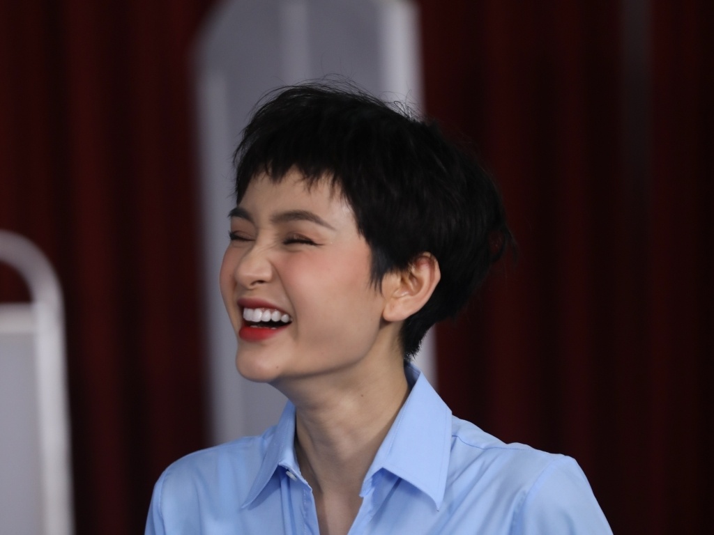 Hien Ho bi gai di an toi cung em trai Truong Giang hinh anh