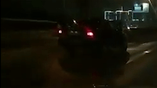 Nu tai xe dap nham chan ga, oto lao vao dai phan cach hinh anh