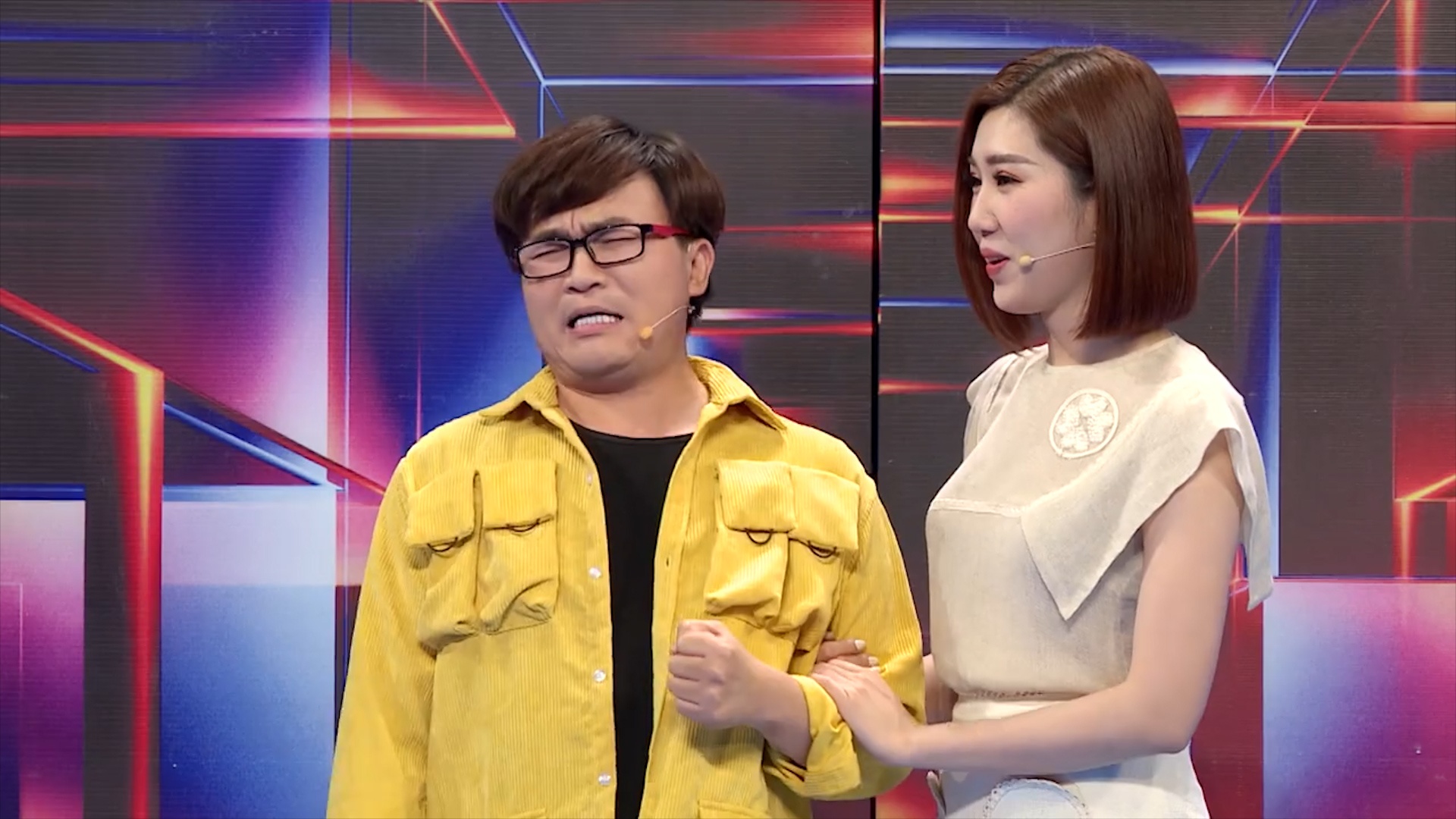 Nam Thu, Thuy Ngan che Dai Nghia gia hinh anh