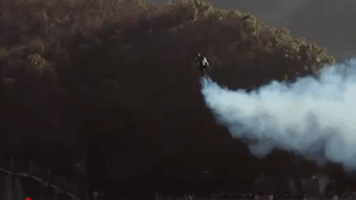 'Nguoi bay' cuoi van chinh phuc cong troi tren nui Thien Mon Son o TQ hinh anh