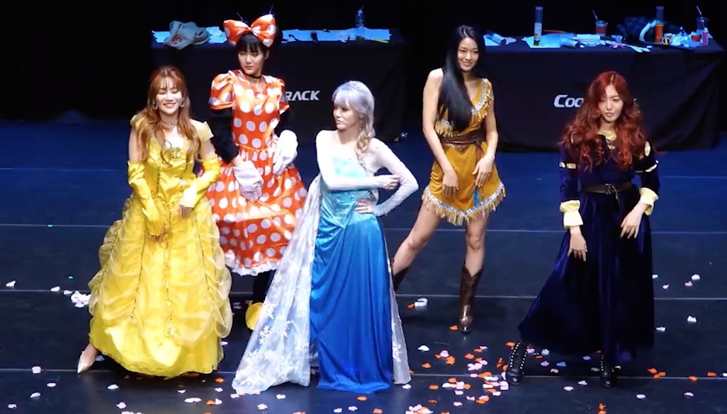 AOA bien hoa thanh nhung nang cong chua Disney hinh anh