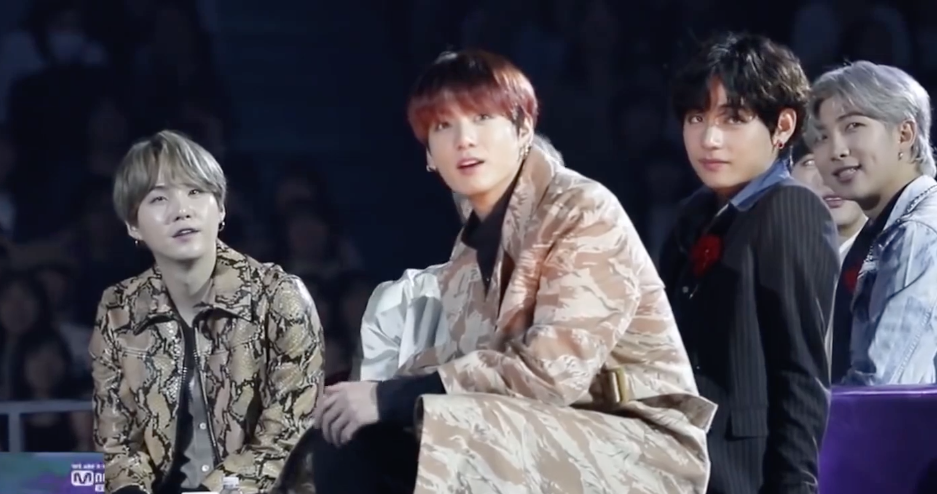 Phan ung cua Jungkook (BTS) khi nghe 'Kill This Love' hinh anh