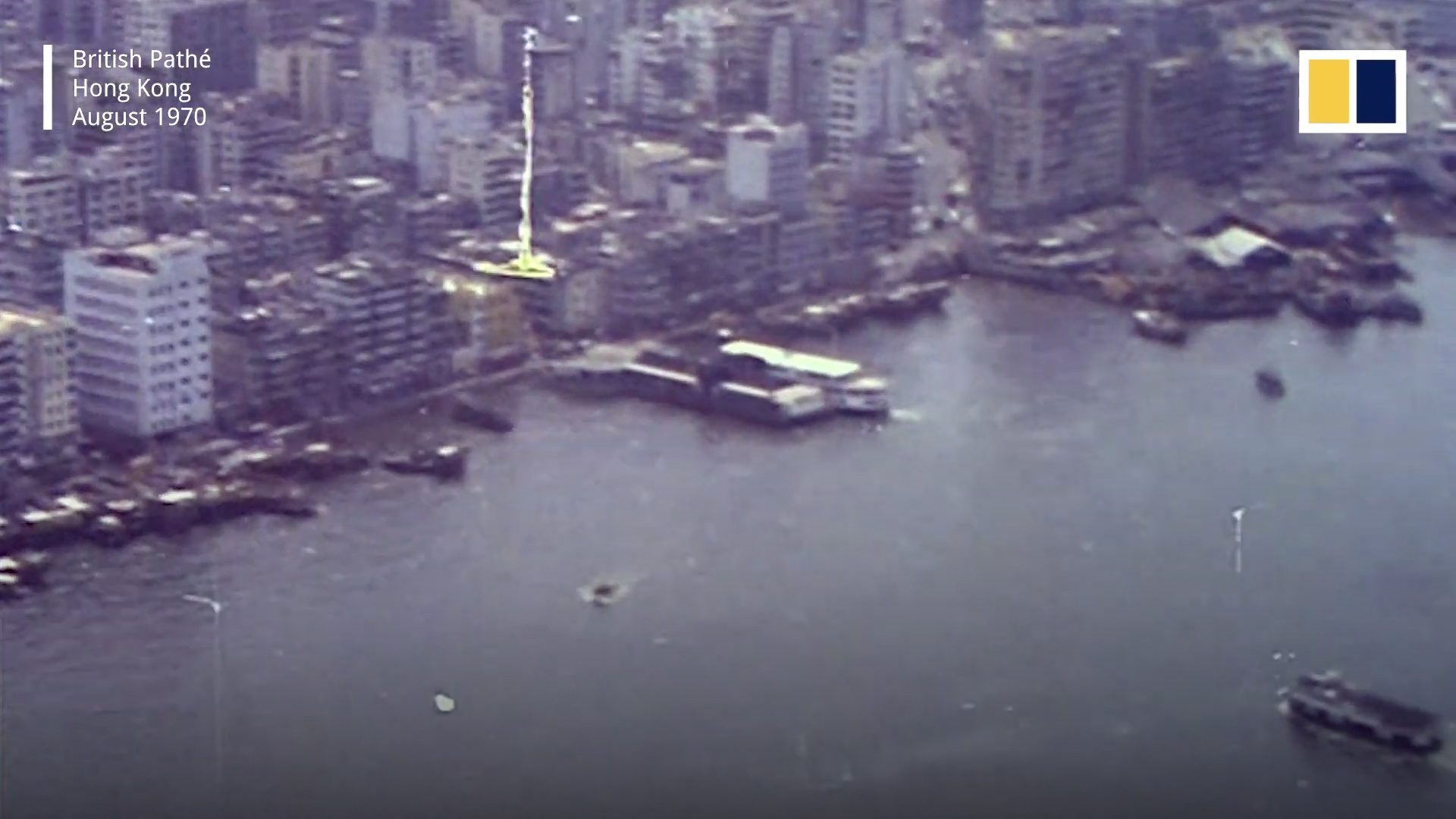 Cung ngam Hong Kong 50 nam truoc voi goc nhin tu tren cao hinh anh