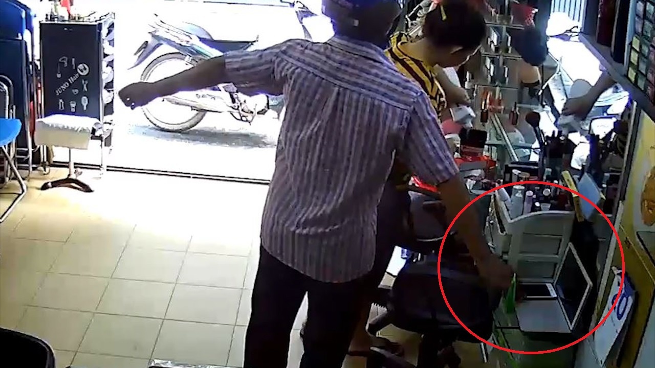 Vo hoi tham de trom dien thoai hinh anh