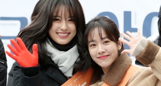 Hai sao nu Han tuoi tan tren pho hinh anh