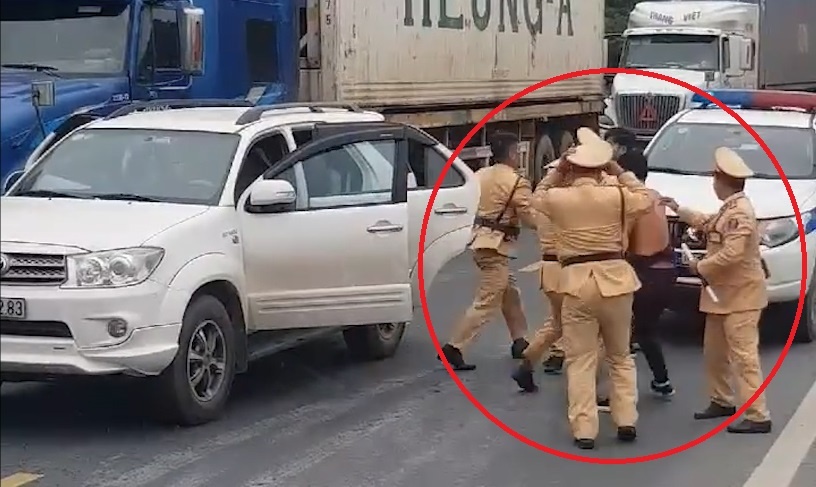 Canh sat truy bat nhom di xe 7 cho hinh anh