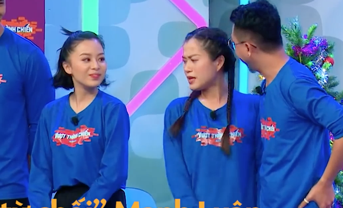 Lam Vy Da duoc ban dien nam be truoc mat Hua Minh Dat hinh anh