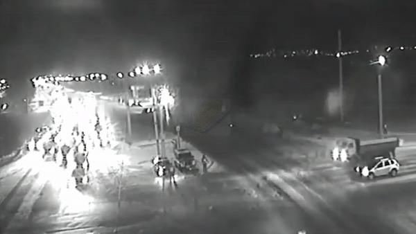 Xe tai dam vao xe cuu thuong o hien truong vu tai nan hinh anh