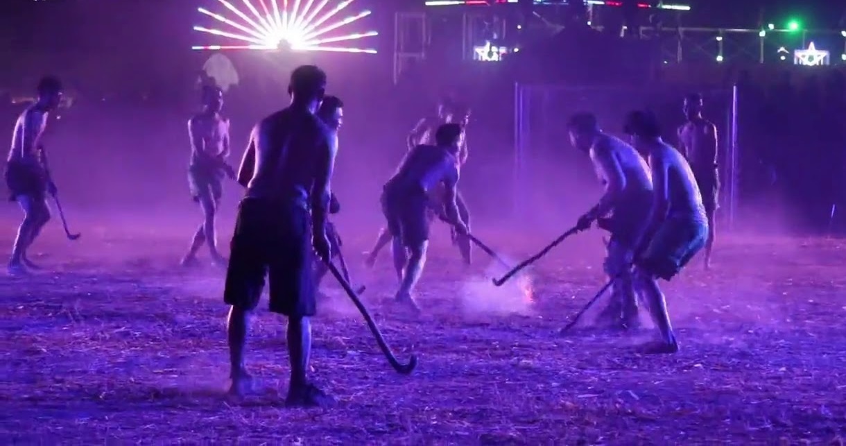 Le hoi 'khuc con cau lua' va dau kiem doc dao o Thai Lan hinh anh