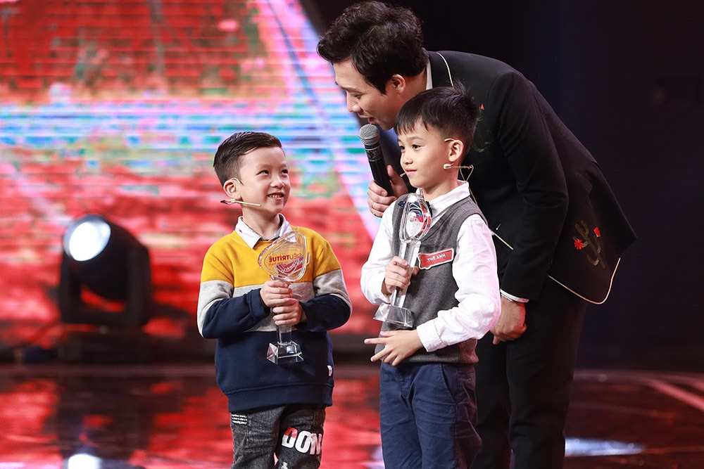 Man doi dap hai huoc cua hai cau be o Sieu tri tue Viet Nam hinh anh