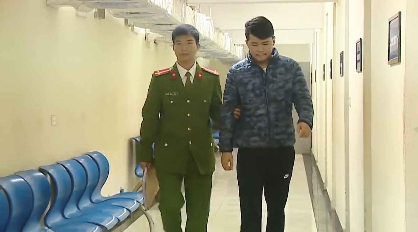 Nguoi nuoc ngoai gia khach du lich de pham toi o Ha Noi hinh anh