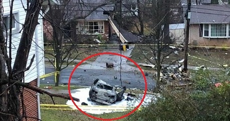 May bay lao vao nha dan gay chet nguoi o My hinh anh