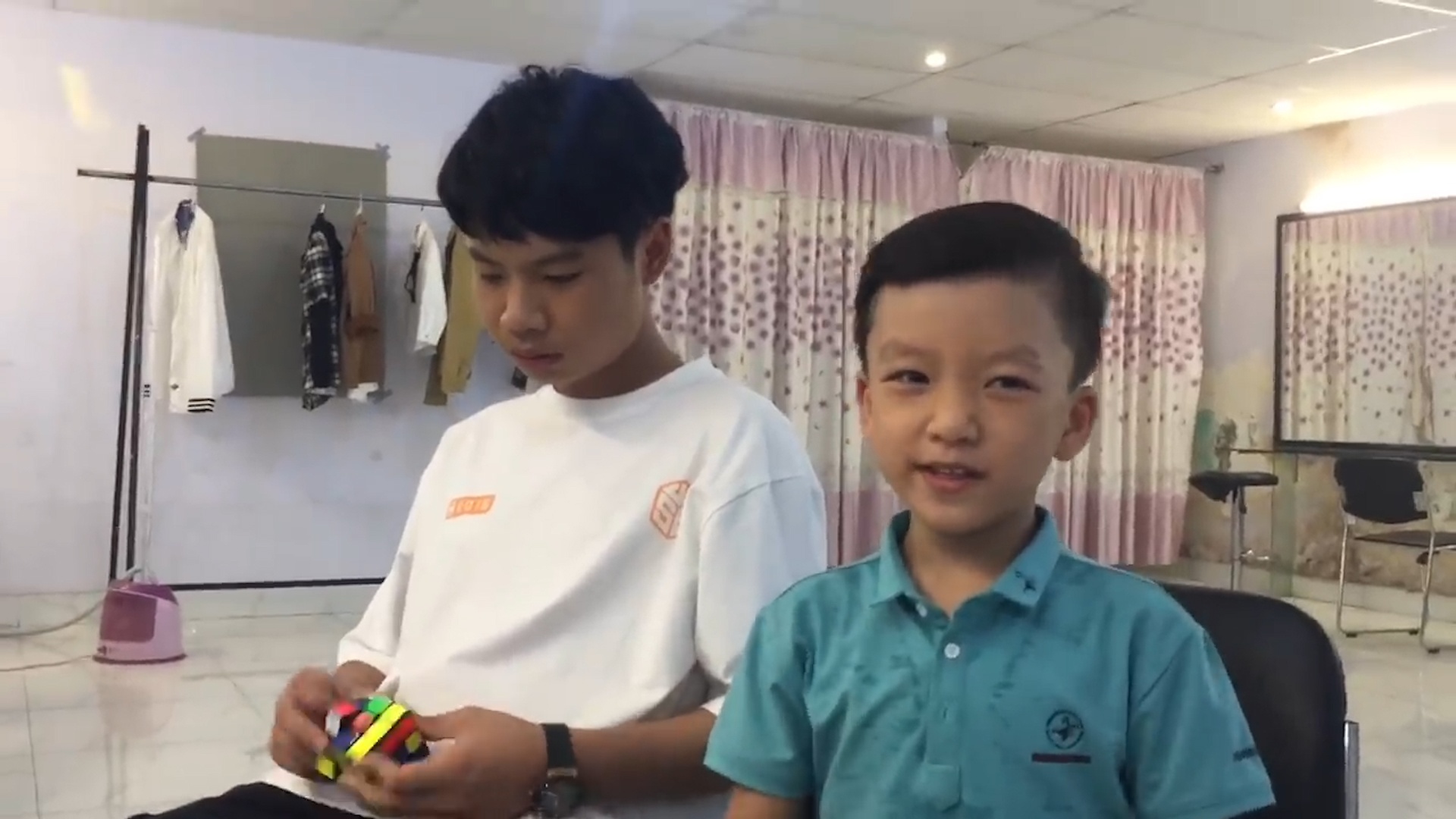 Than dong nhi Quang Binh o hau truong Sieu tri tue Viet Nam hinh anh