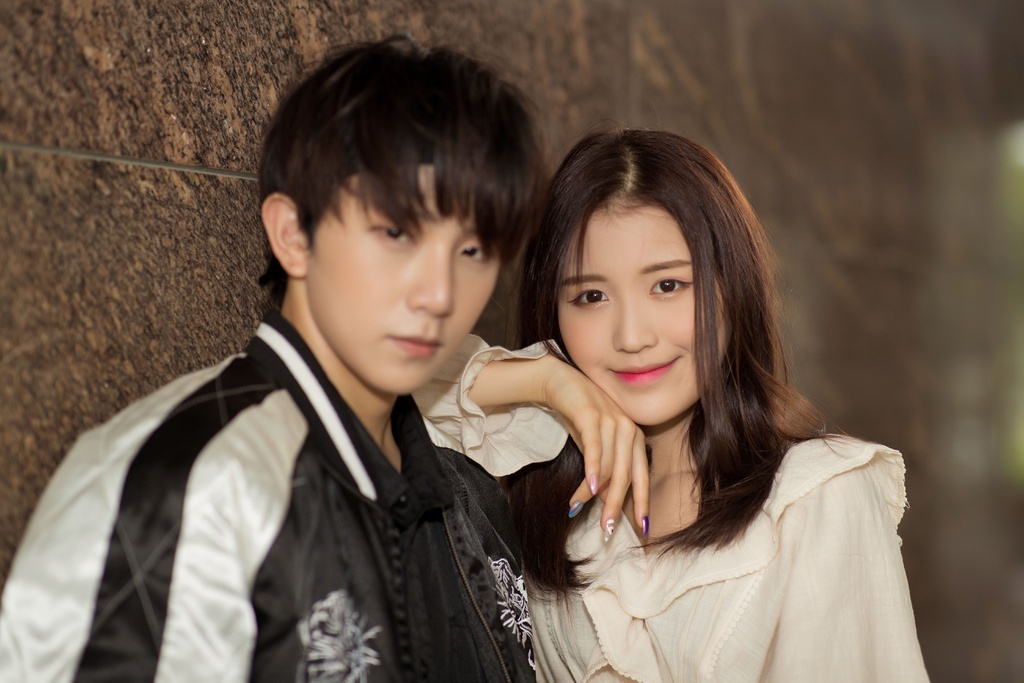 Han Sara va Tung Maru tiet lo dung chung tai khoan ngan hang hinh anh