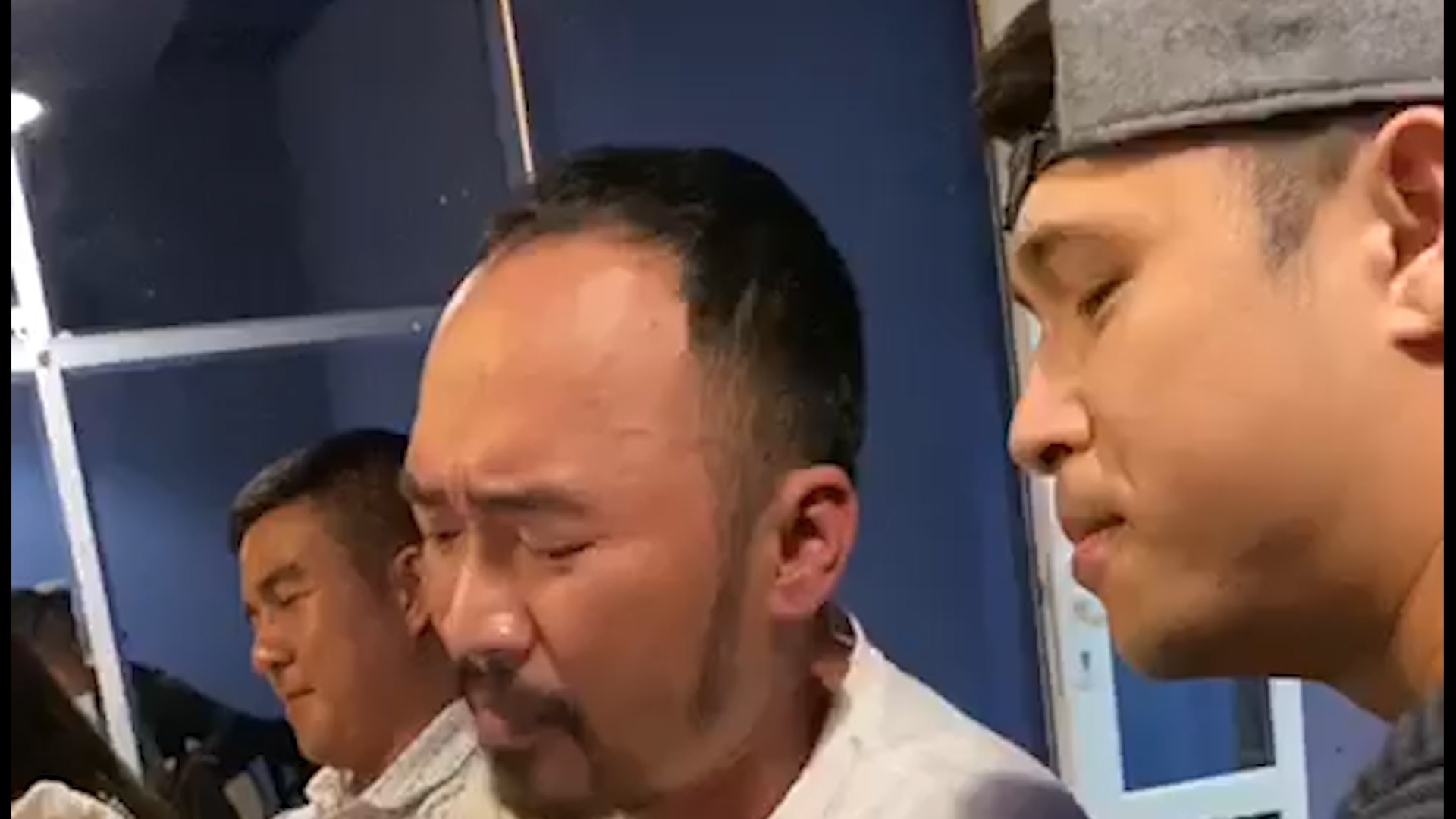 Truong The Vinh - Tien Luat song ca 'Co chang trai viet len cay' hinh anh