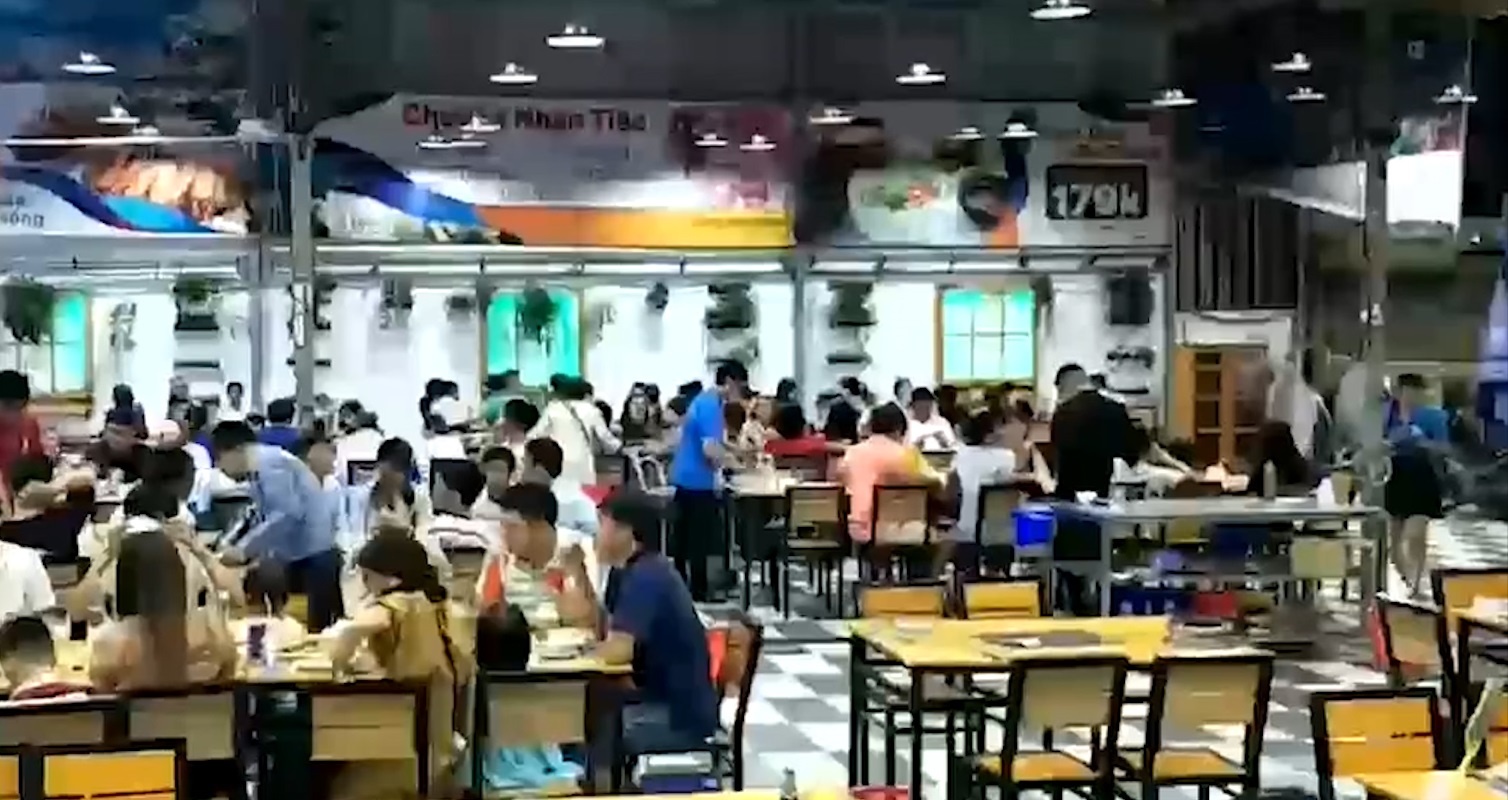 Quan nhau tai TP.HCM ho tro dua nguoi say ve nha hinh anh