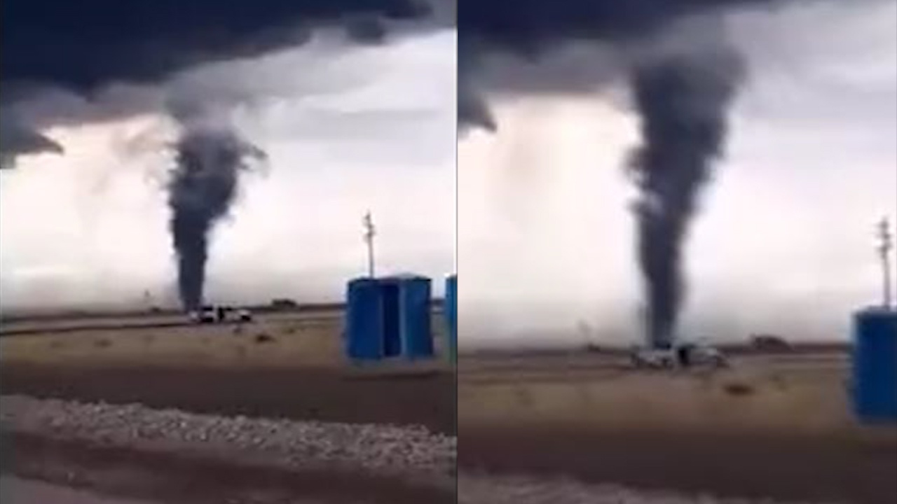 Loc xoay den cuon cuon tren canh dong o Argentina hinh anh