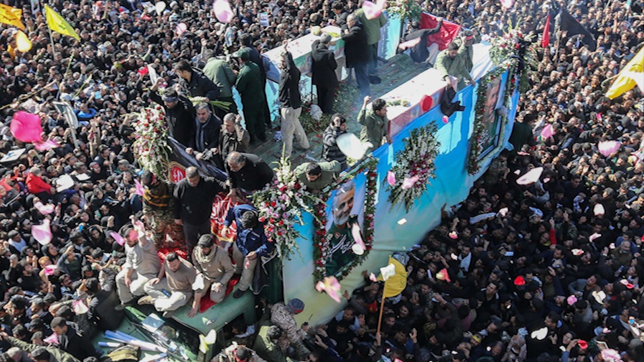 Giam dap tai dam tang tuong Soleimani khien hon 50 nguoi thiet mang hinh anh