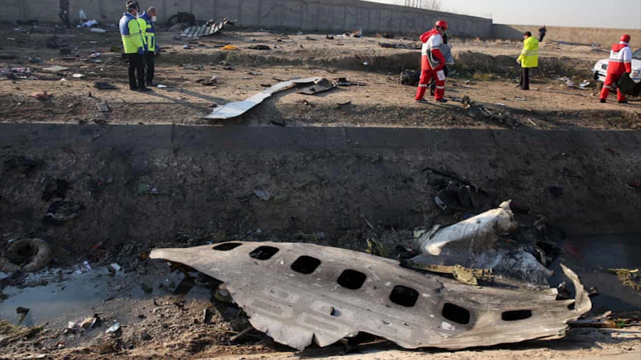 May bay cho 176 nguoi roi 2 phut sau khi cat canh o Iran hinh anh