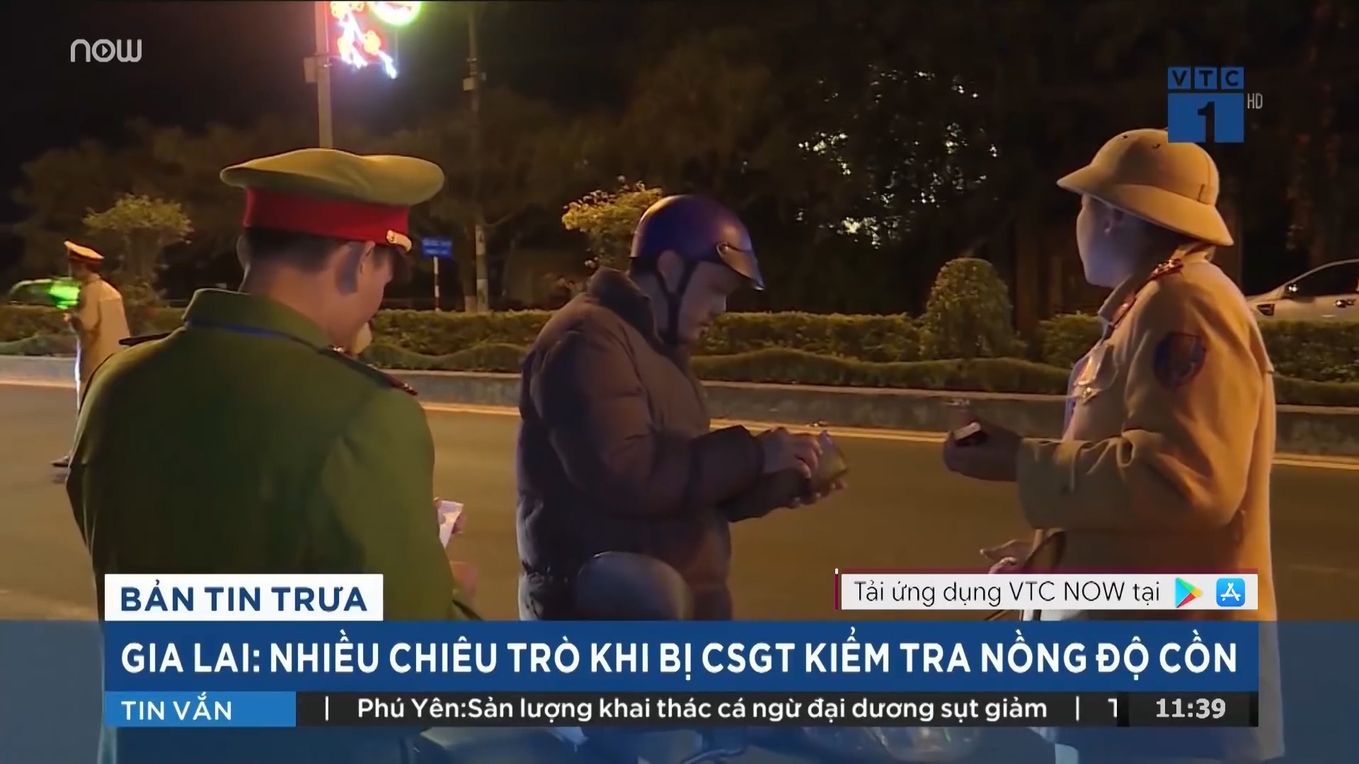 Dan nhau dui tien de 'lach' xu phat nong do con hinh anh