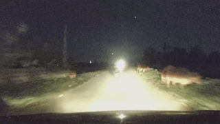 Xe may do giua duong suyt gay tai nan cho oto hinh anh