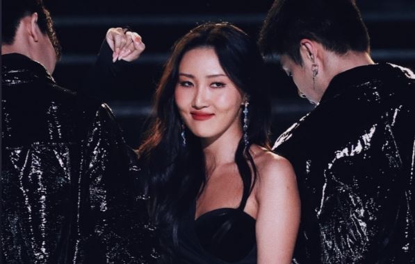 Man trinh dien cua nu ca si sexy nhat Kpop hinh anh