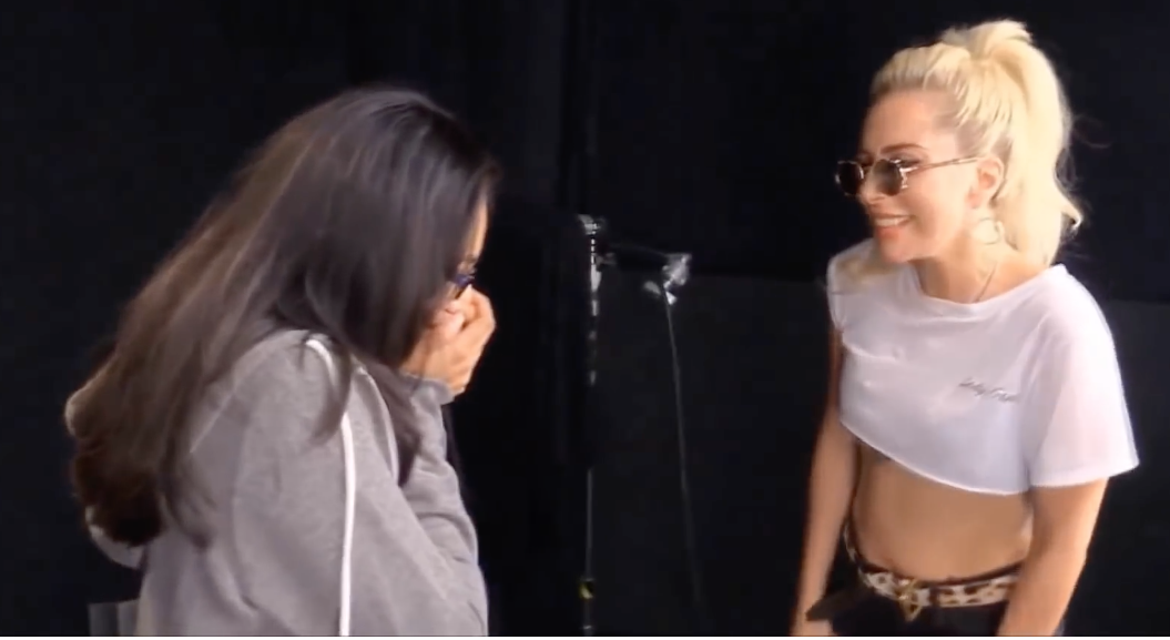 Phan ung cua fan khi bat ngo gap dan sao noi tieng the gioi hinh anh