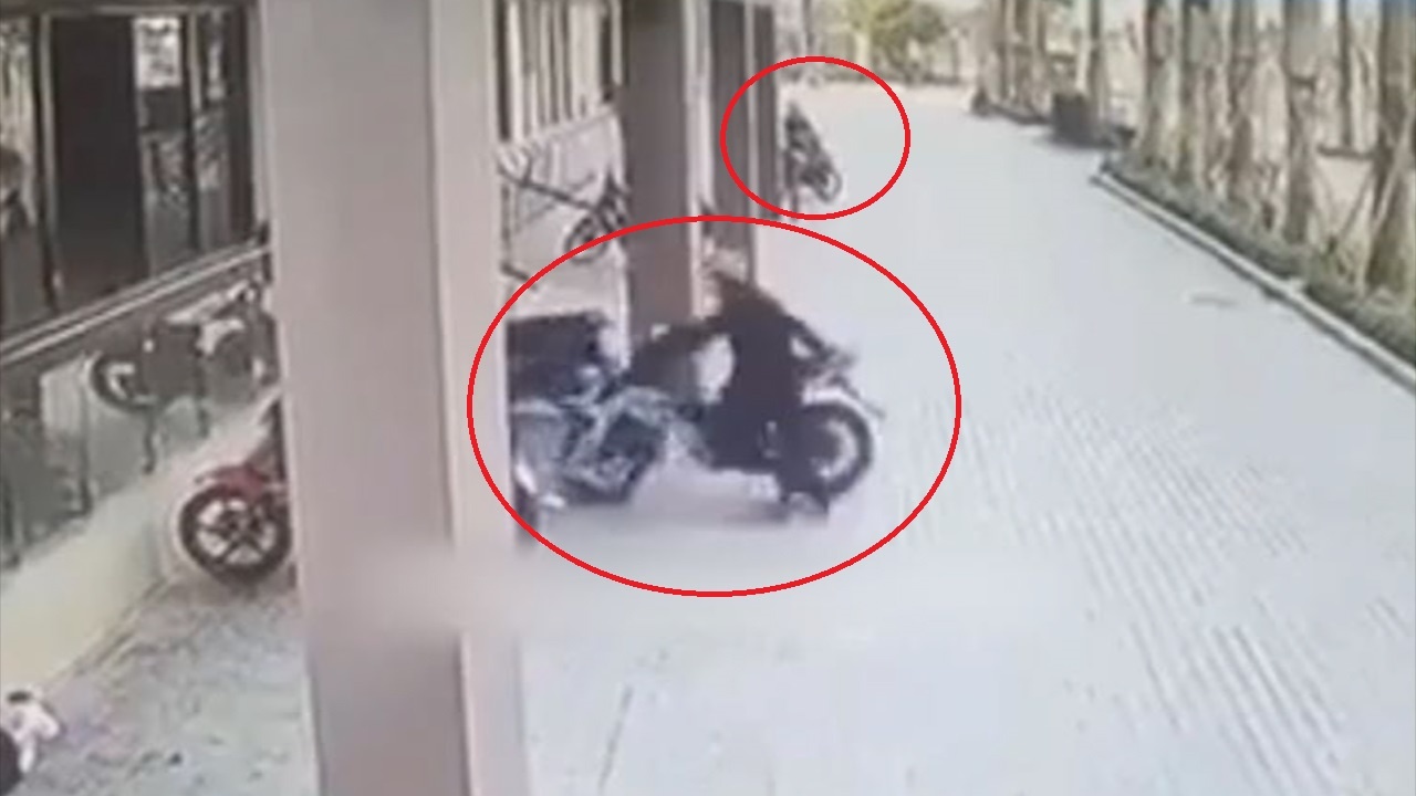 Ten trom be khoa xe may o chung cu hinh anh