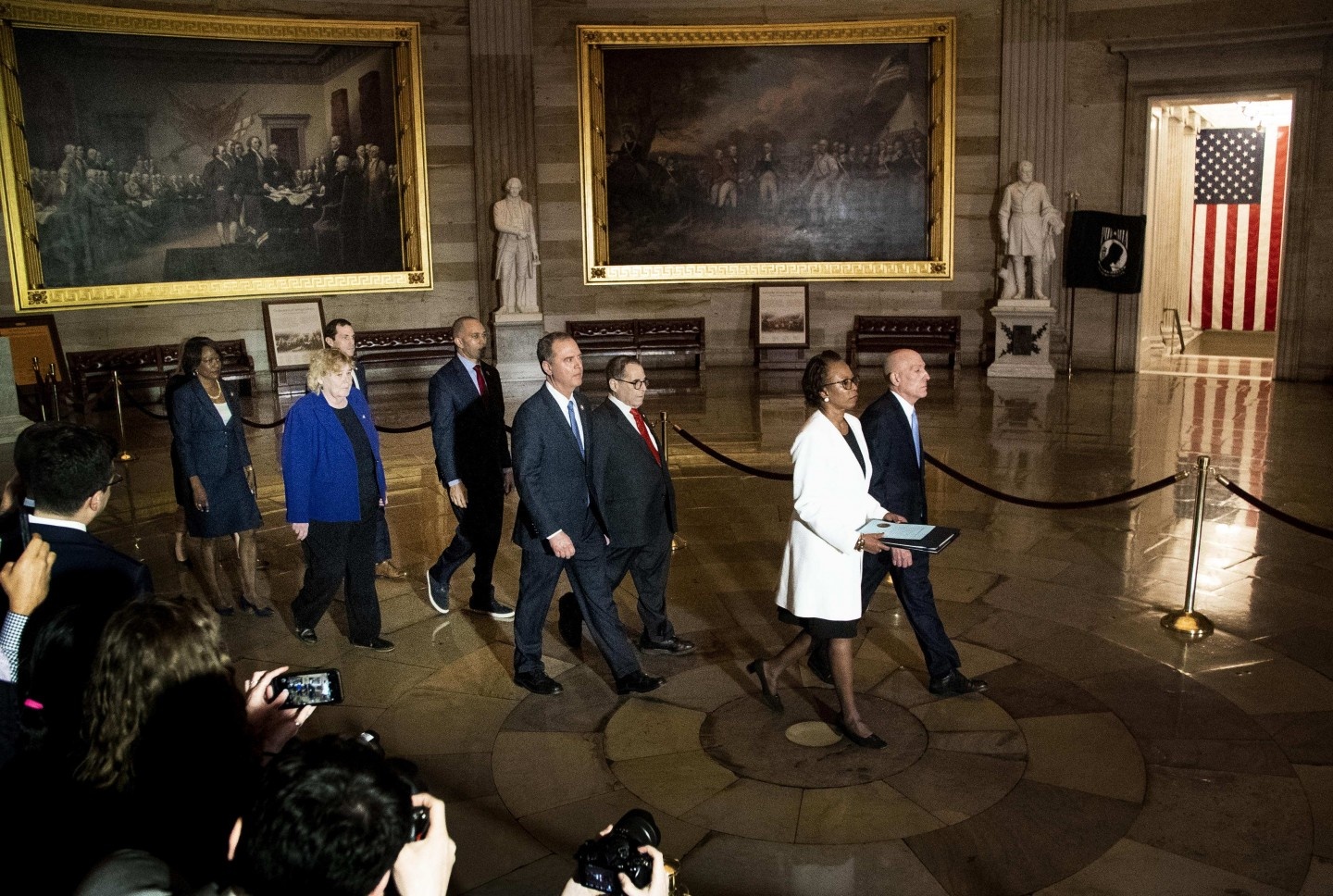 luan toi Tong thong Trump anh 2