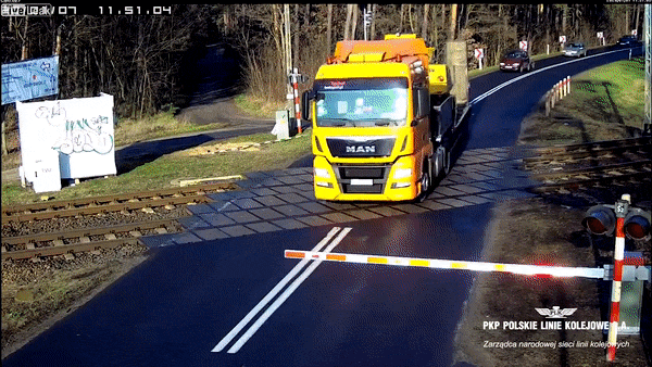 Tau hoa dam xe tai hinh anh