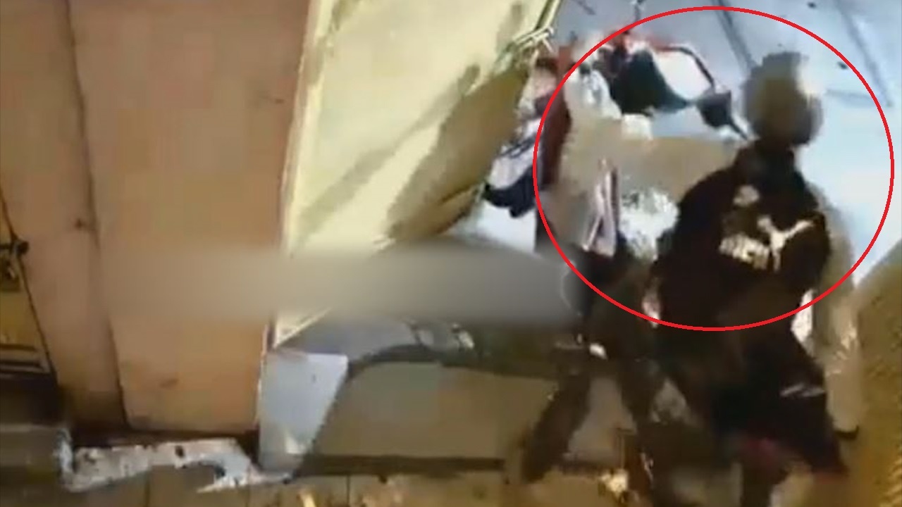 Trom be khoa cua, lay xe trong 5 phut hinh anh