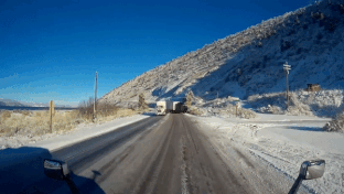 Container mat lai, truot sang lan nguoc chieu suyt gay tai nan hinh anh